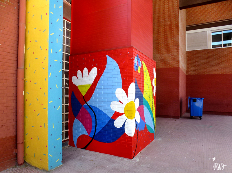mural izas azulpatio ceip parque cataluña ascensor 3