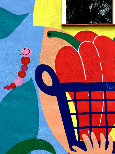 mural izas azulpatio ceip virgen de los remedios huerto detalle 10