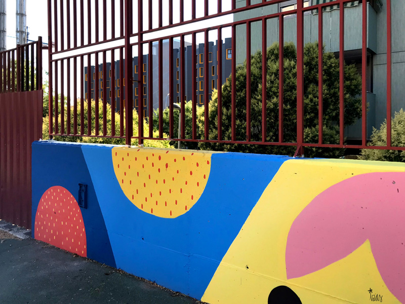 mural izas azulpatio ceip eduardo rojo patio detalle 14