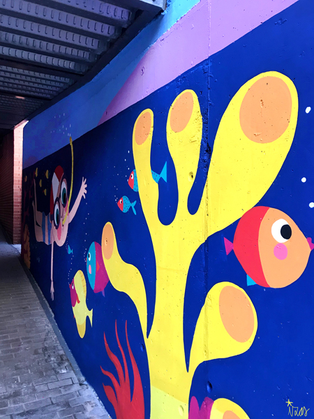 mural izas azulpatio colegio zazuar piscina detalle 4