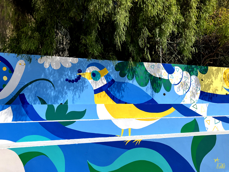 mural izas azulpatio CEIP Gandhi gradas H detalle 6