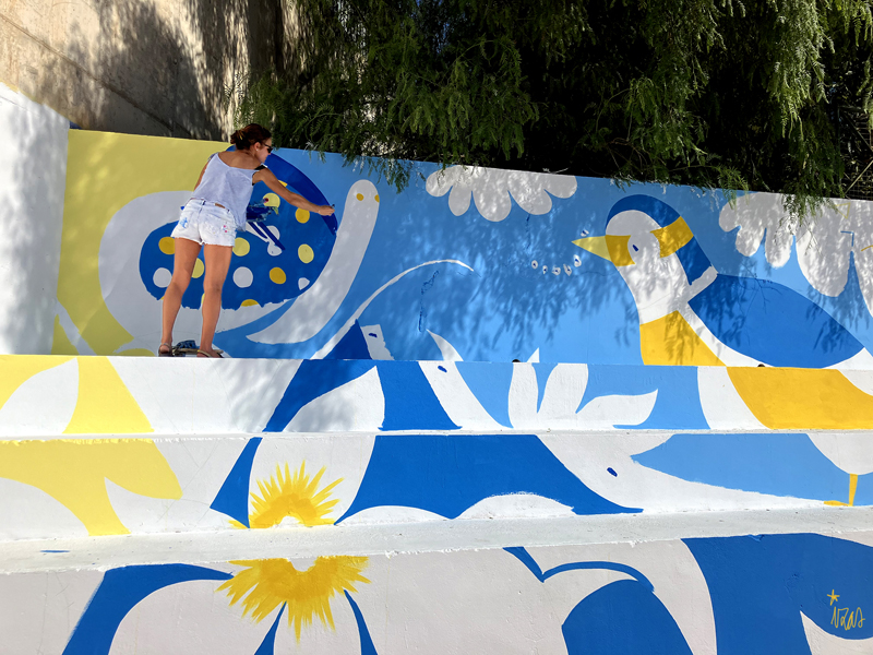 mural izas azulpatio CEIP Gandhi gradas H proceso 5