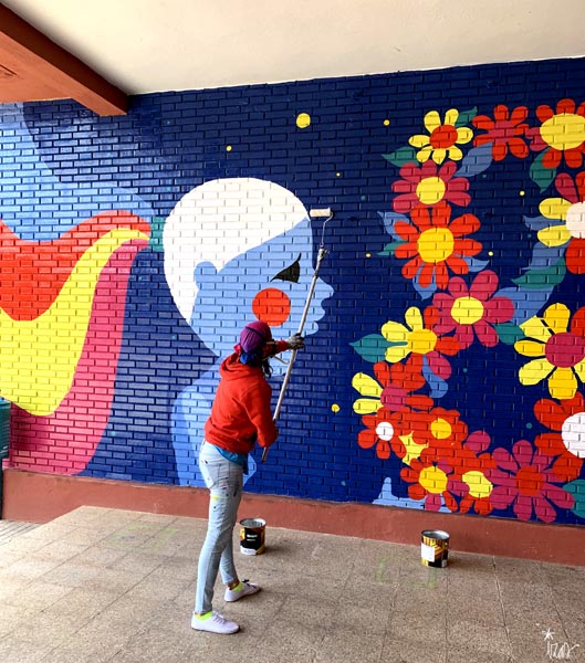 mural izas azulpatio CEIP San Salvador 8M barniz