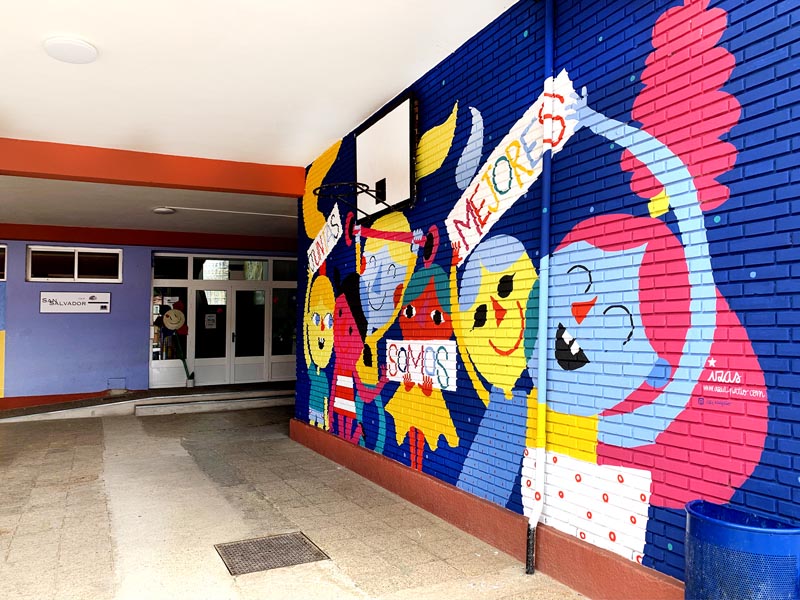 mural izas azulpatio CEIP San Salvador juntas mejores pano 3