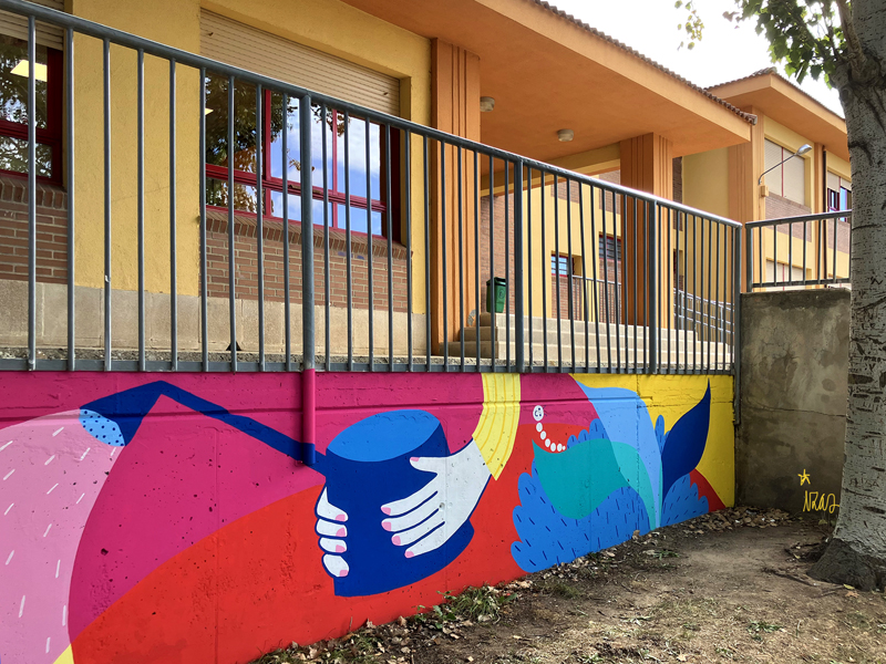 mural izas azulpatio CEIP Nueva Segovia patio detalle 10