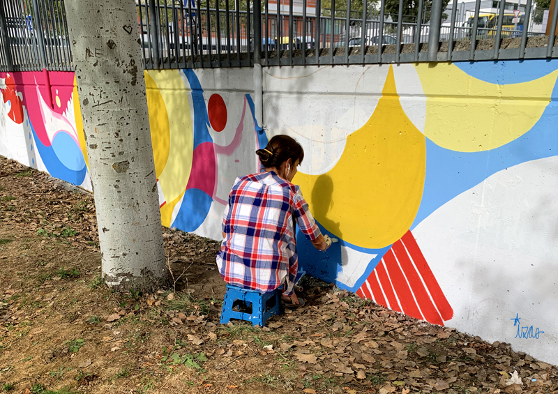 mural izas azulpatio CEIP Nueva Segovia patio proceso 3
