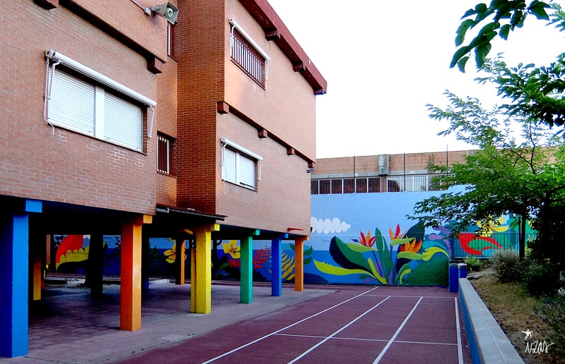 mural izas azulpatio ceip asturias pano 1