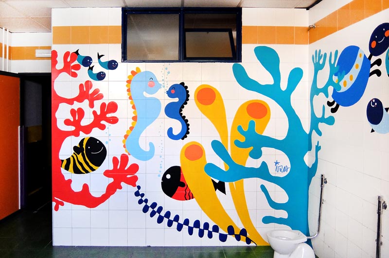 mural izas azulpatio ceip eduardo rojo baño infantil 3
