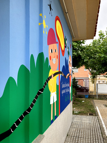 mural izas azulpatio dibujando la palabra CEIP San Blas detalle 12