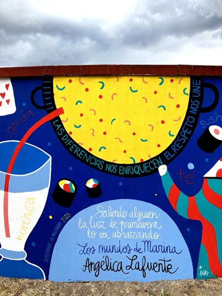 mural izas azulpatio dibujando la palabra CEIP Santa Catalina detalle v4